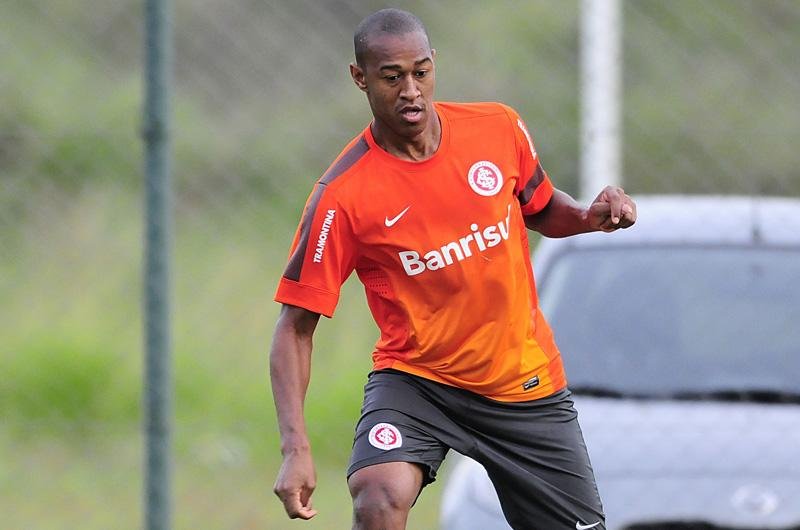 Qualidade do plantel dificulta explicar ano ruim, diz Fabr&iacute;cio