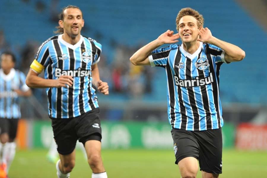 Barcos v&ecirc; evolu&ccedil;&atilde;o em Maxi Rodr&iacute;guez