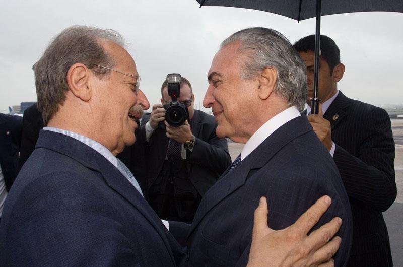Vice-presidente da Rep&uacute;blica articula apoio do PMDB ga&uacute;cho &agrave; reelei&ccedil;&atilde;o de Dilma
