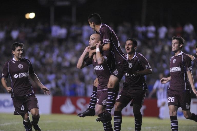 Santiago Silva marcou um dos gols do Lan&uacute;s contra Libertad