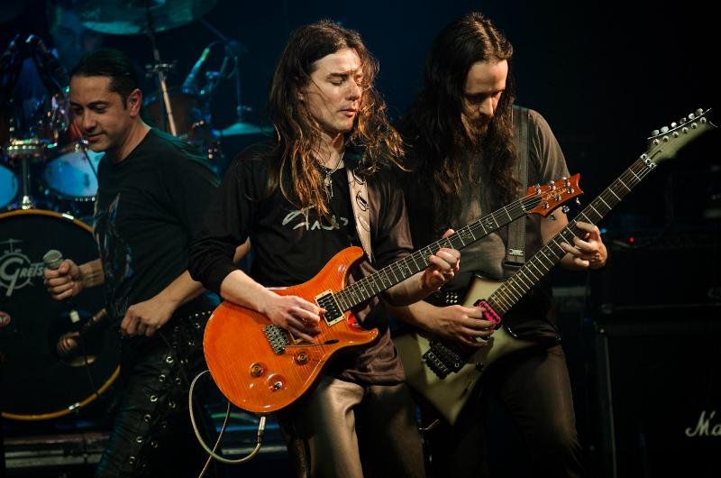 Frank Solari toca Iron Maiden em Porto Alegre