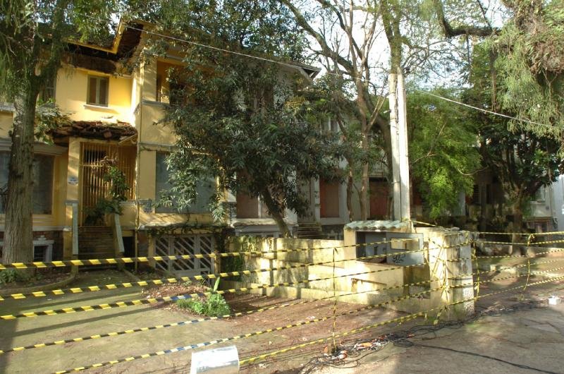 Seis resid&ecirc;ncias seriam demolidas para constru&ccedil;&atilde;o de pr&eacute;dios em Porto Alegre