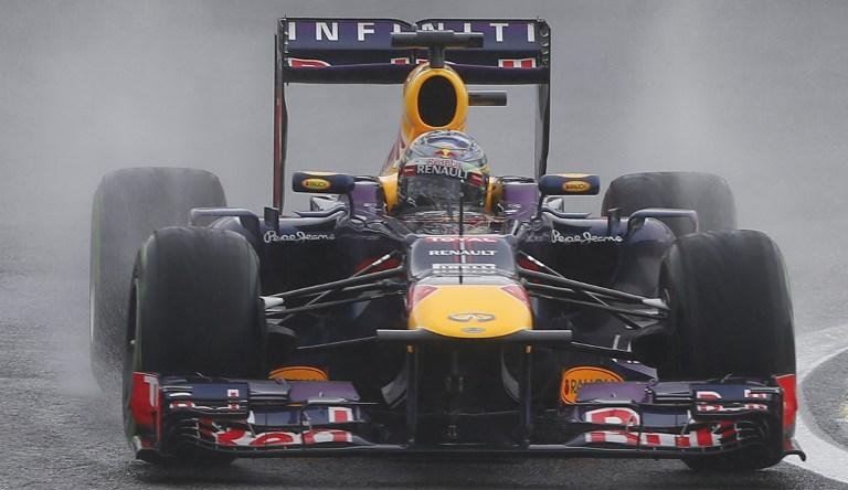 Vettel d&aacute; show em Interlagos e conquista a pole