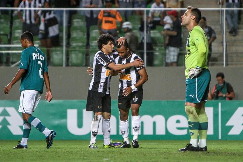 Tardelli marca tr&ecirc;s e Atl&eacute;tico-MG goleia o Goi&aacute;s