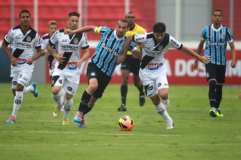Gr&ecirc;mio empata com a Ponte Preta e cai para a terceira coloca&ccedil;&atilde;o