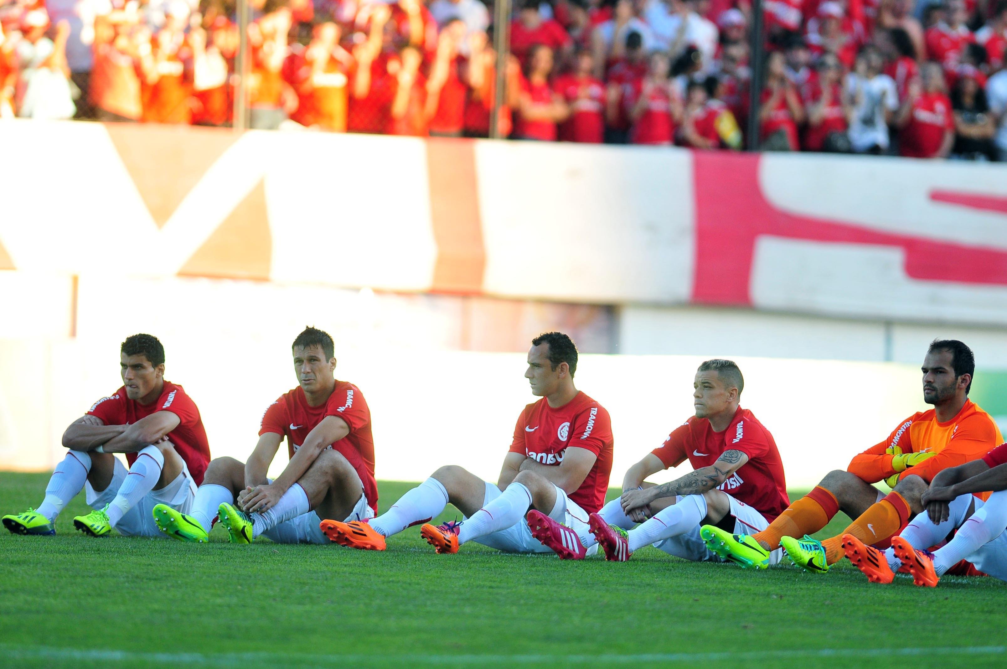 Jogadores realizaram protestos em todos os jogos da rodada