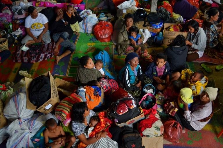 Erup&ccedil;&atilde;o vulc&acirc;nica provoca retirada de 17 mil na Indon&eacute;sia 