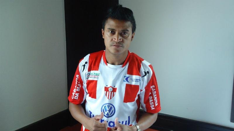 Hoje no amador, Gabiru n&atilde;o lamenta queda no futebol 