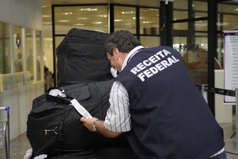 Opera&ccedil;&atilde;o &Iacute;caro quer coibir a pr&aacute;tica do contrabando e do descaminho