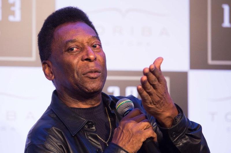 Pel&eacute; confirma presen&ccedil;a no sorteio dos grupos da Copa