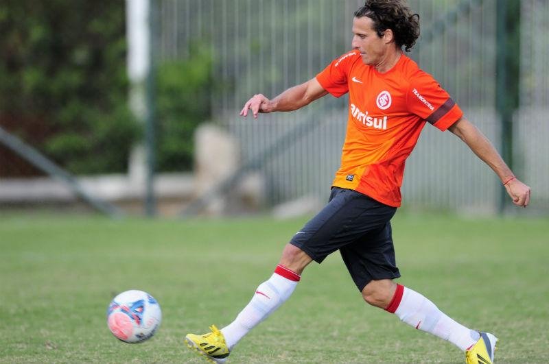 Forl&aacute;n tem futuro indefinido no Inter 