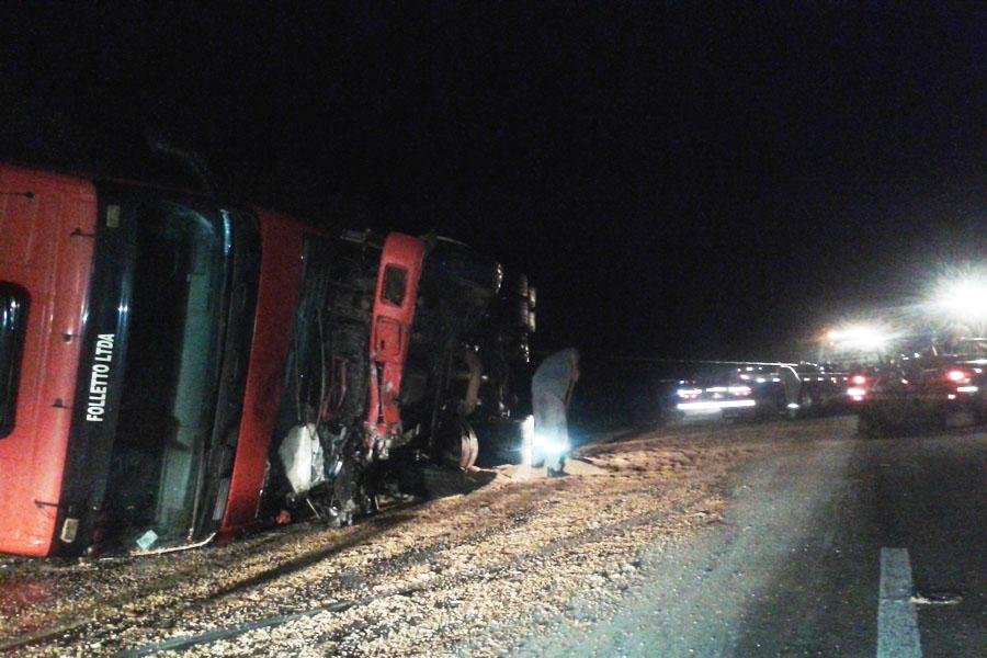 Colis&atilde;o ocorreu no km 486 da BR 285, na localidade de Esquina Ga&uacute;cha, em Iju&iacute;