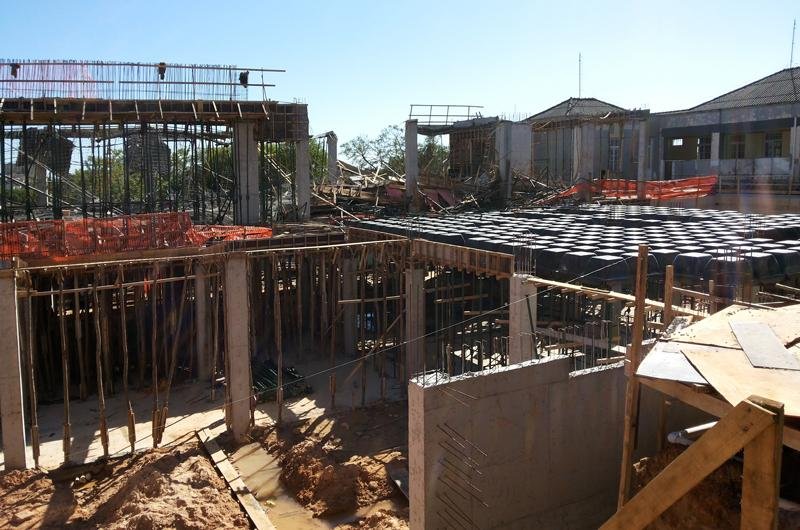 Desabamento ocorreu quando os trabalhadores realizavam a concretagem no segundo piso