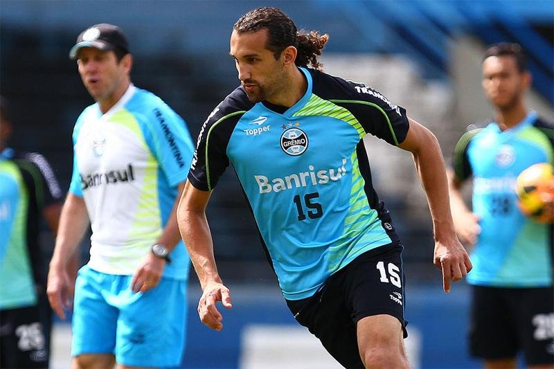 Argentino admite interesse de outros clubes, mas busca oportunidade para marcar os gols prometidos