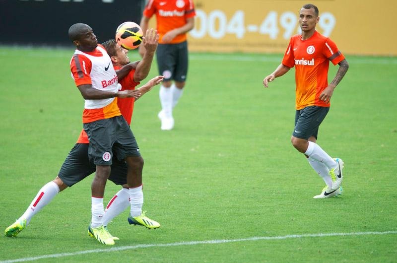 Inter busca vit&oacute;ria contra Corinthians para n&atilde;o correr mais riscos