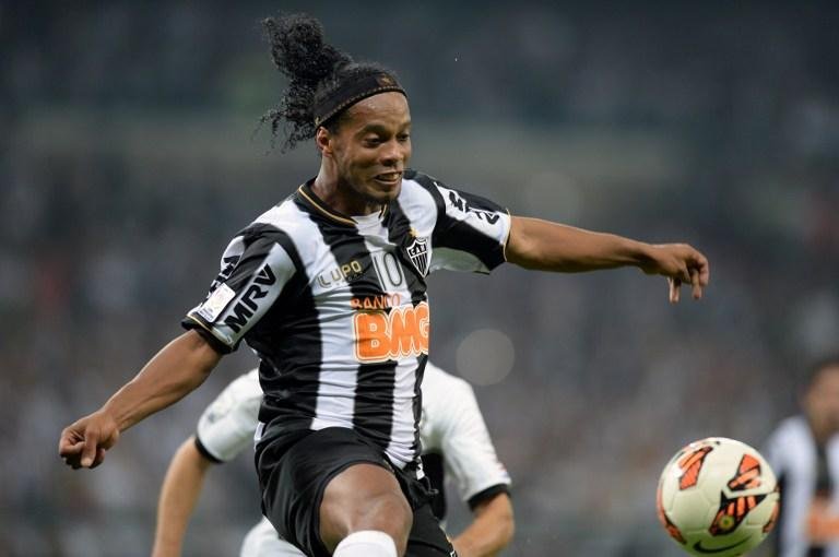 Cuca garante volta de Ronaldinho contra Vit&oacute;ria