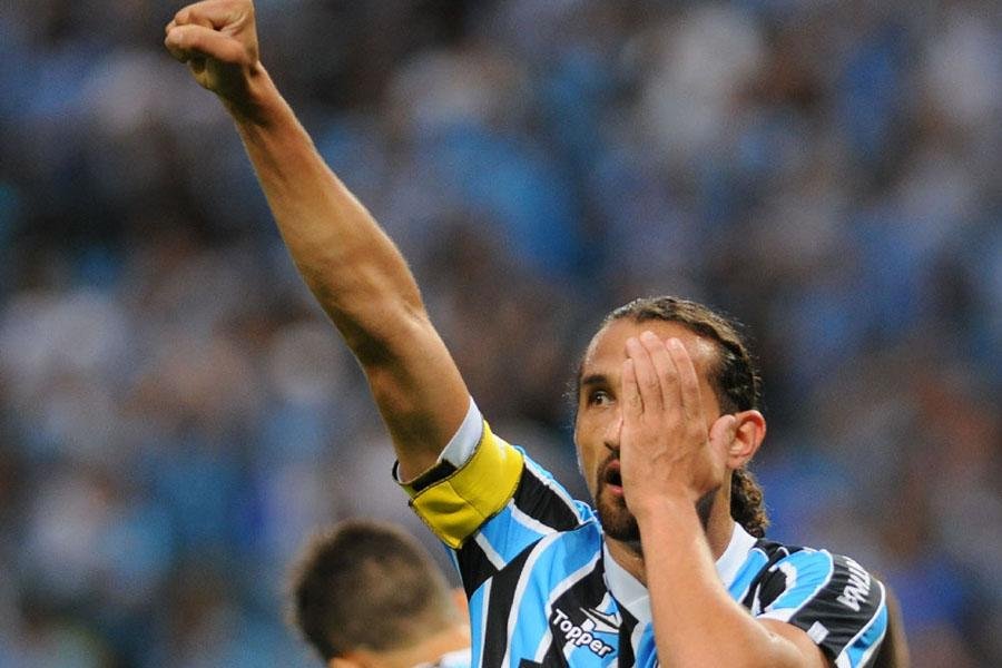 Vit&oacute;ria garantiu o Gr&ecirc;mio na Libertadores do pr&oacute;ximo ano