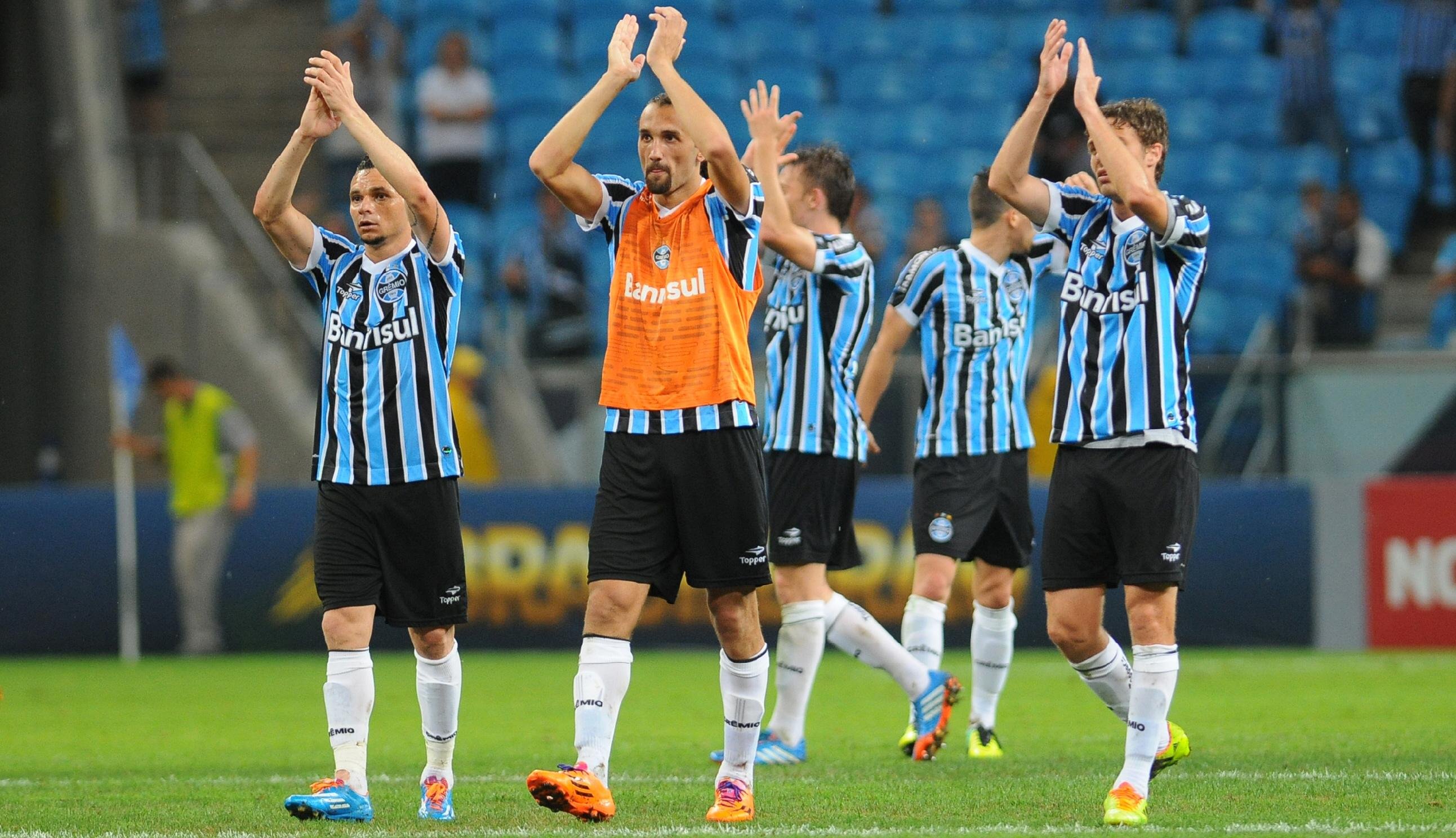 Gr&ecirc;mio garante o segundo lugar com empate no Canind&eacute;