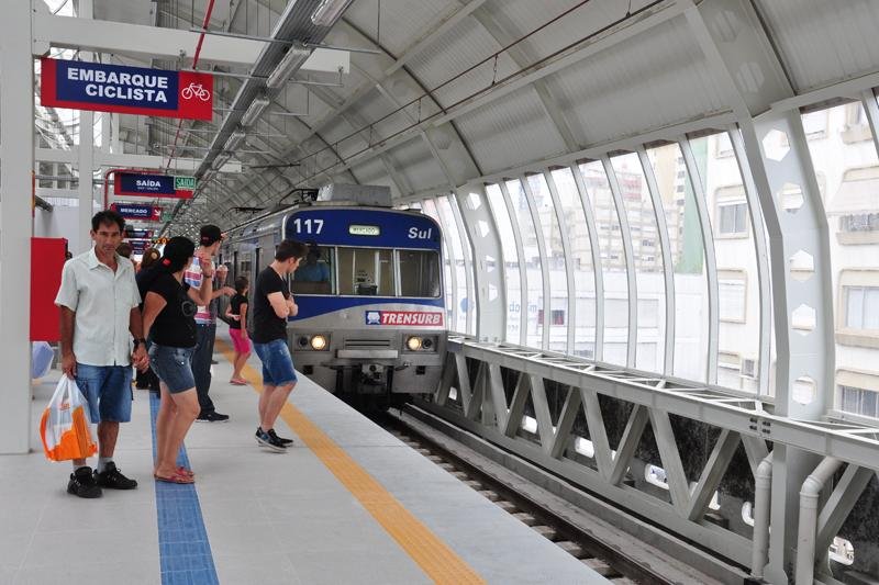 Novas esta&ccedil;&otilde;es do Trensurb registram 3,2 mil passageiros no primeiro dia