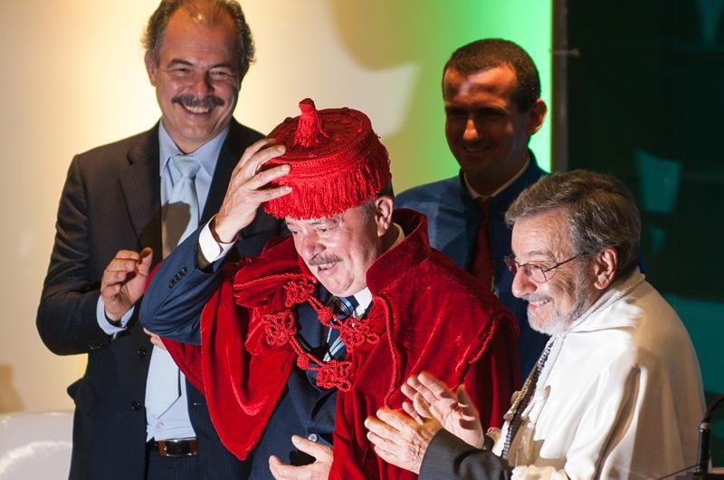 Ex-presidente recebeu t&iacute;tulo de doutor honoris causa da UFABC