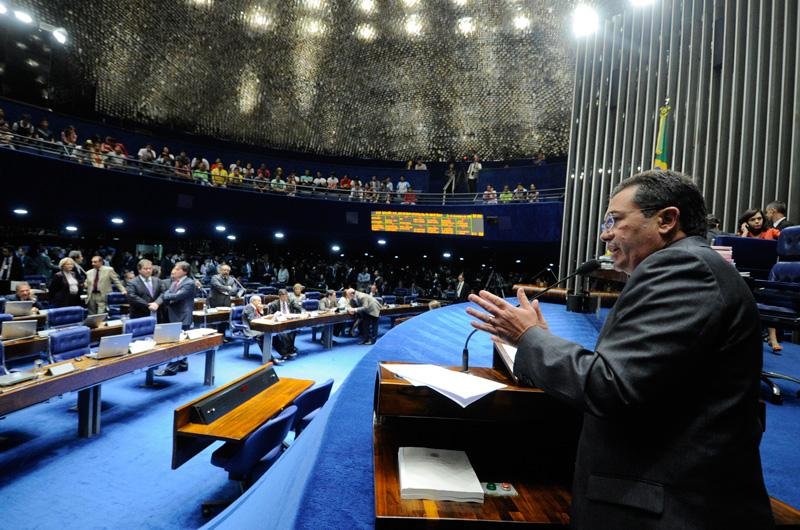 Senado aprova mudan&ccedil;as para concess&atilde;o de meia-entrada
