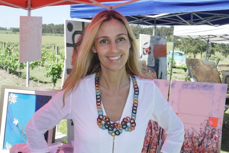 Laura une arte e envolvimento inclusivo
