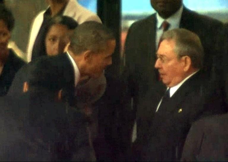 Presidente do Estados Unidos cumprimentou l&iacute;der cubano em homenagem a Mandela