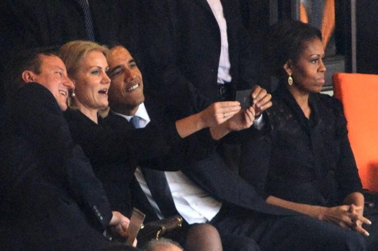 Obama tira foto com premi&ecirc;s em homenagem a Mandela