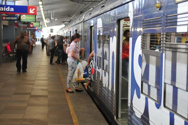 Sindimetr&ocirc; confirma greve, mas garante trens nos hor&aacute;rios de pico