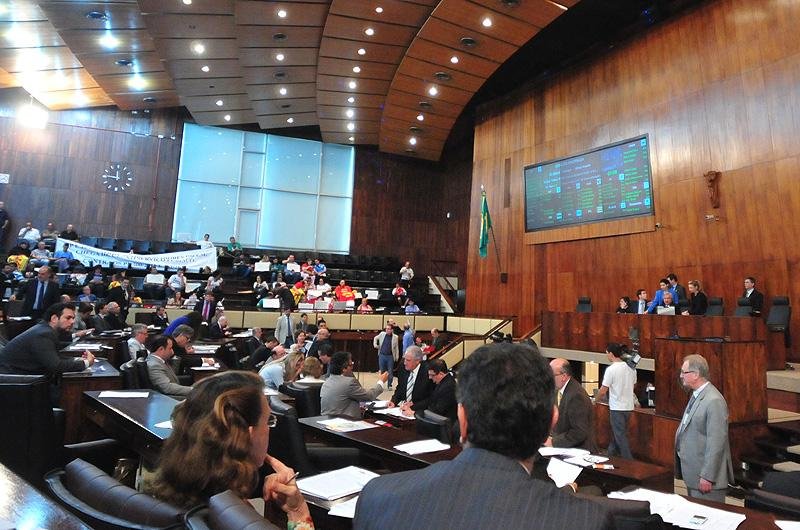 AL aprova mais de 20 projetos nesta quinta-feira