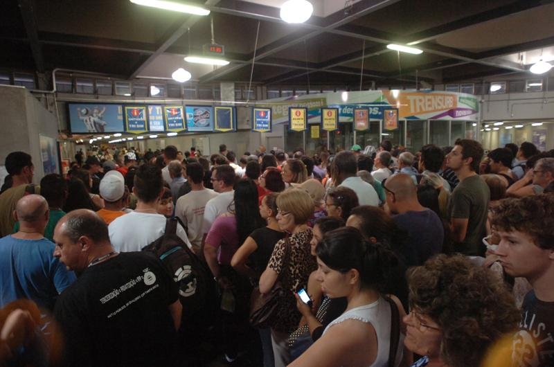 Os trens funcionar&atilde;o nos hor&aacute;rios de pico