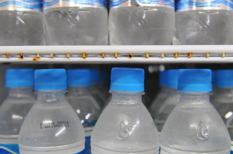 Pessoas devem observar r&oacute;tulo de &aacute;gua mineral e alimentos