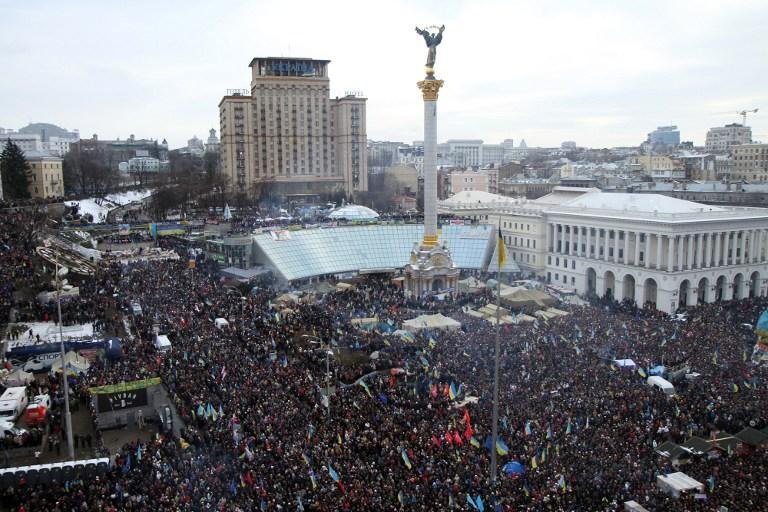 Protesto contra presidente re&uacute;ne 200 mil na Ucr&acirc;nia