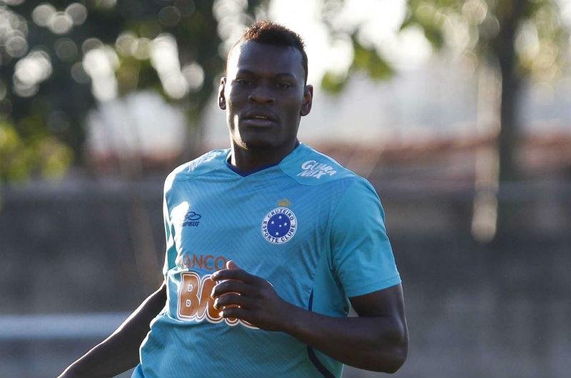 Zagueiro Paul&atilde;o &eacute; um dos nomes cotados pelo Inter