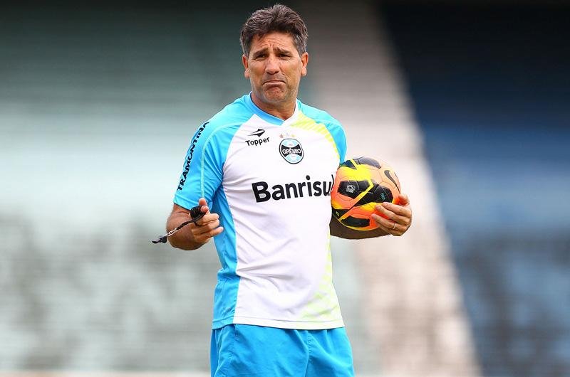 Em carta, Renato se despede e diz que &eacute; "torcedor fiel" do Gr&ecirc;mio