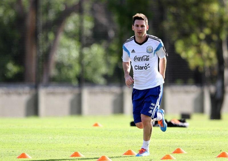 Messi est&aacute; na Argentina se recuperando de les&atilde;o