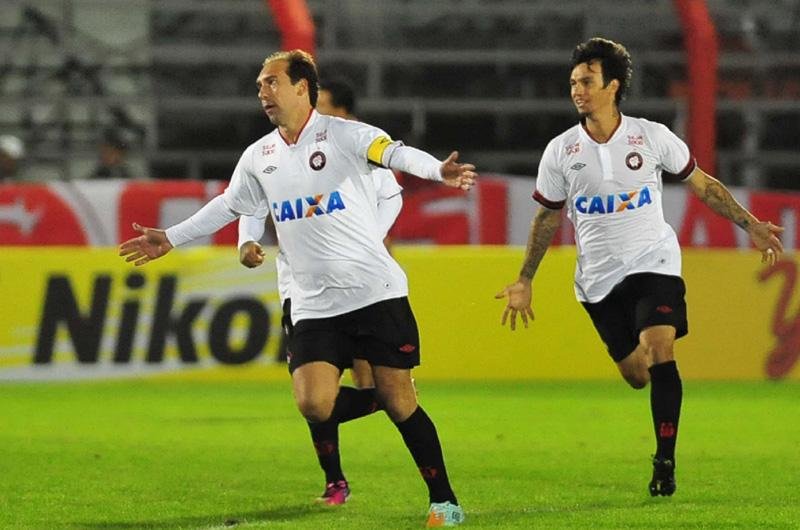 Empres&aacute;rio revela que Paulo Baier deixar&aacute; o Atl&eacute;tico-PR