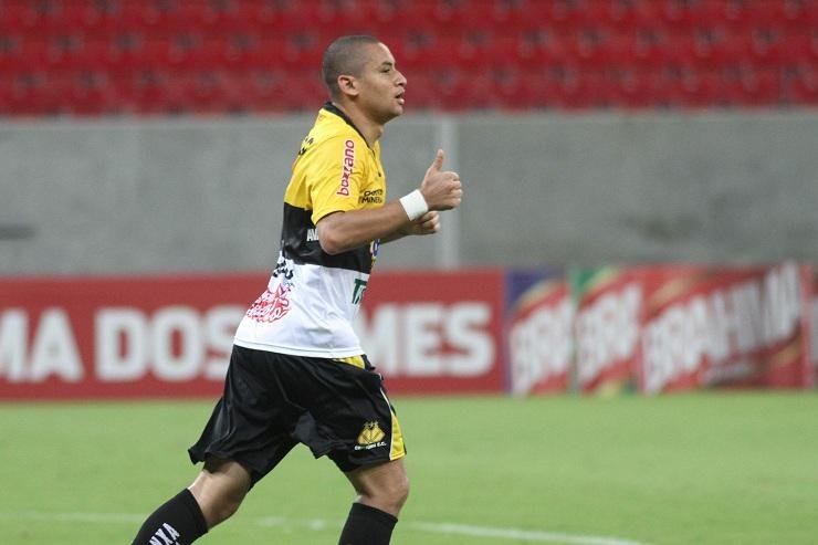 Wellington Paulista est&aacute; pr&oacute;ximo de fechar com Inter