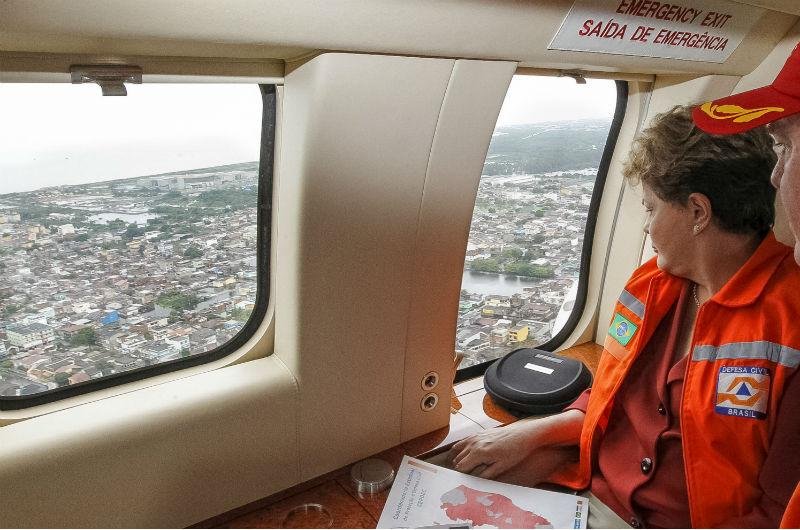 Presidente Dilma Rousseff sobrevoou regi&atilde;o atingida