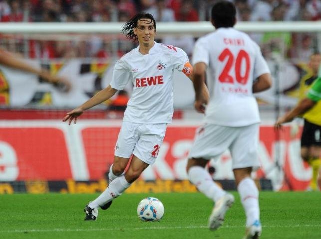 Zagueiro assinar&aacute; contrato at&eacute; junho de 2016