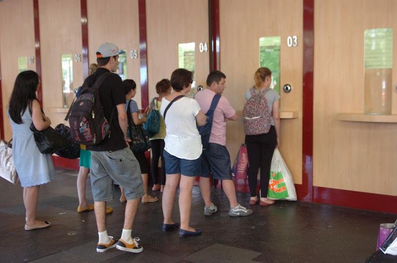 Rodovi&aacute;ria registrou filas pequenas pela tarde