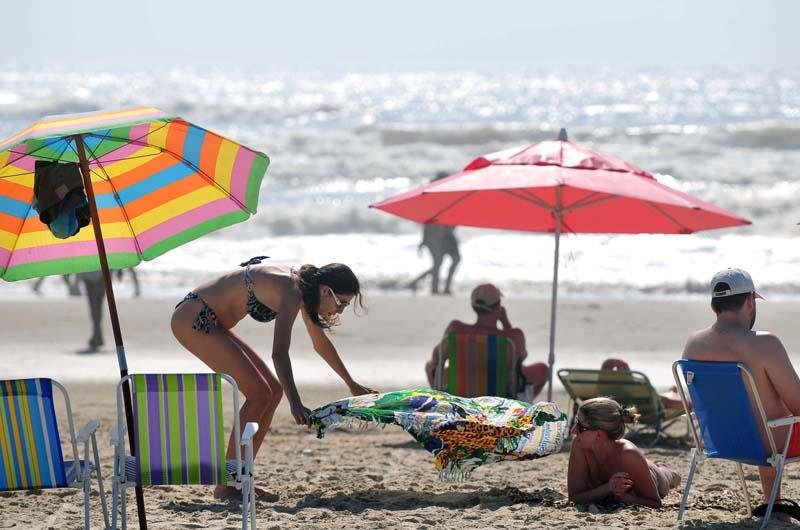 Sol forte tamb&eacute;m foi atrativo para refor&ccedil;ar o bronzeado