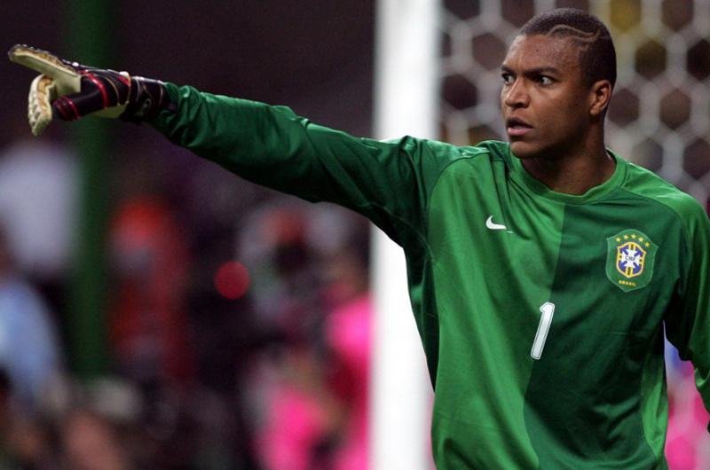 Inter oficializou acerto com o goleiro Dida