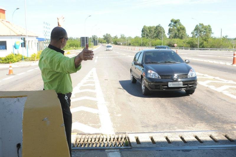Motoristas se surpreendem com libera&ccedil;&atilde;o de ped&aacute;gio na ERS 040