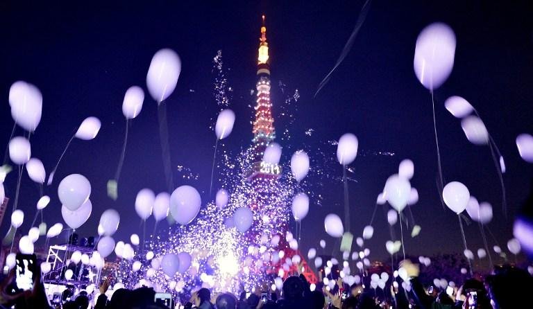 No Jap&atilde;o, celebra&ccedil;&atilde;o foi discreta com alguns fogos artificiais 