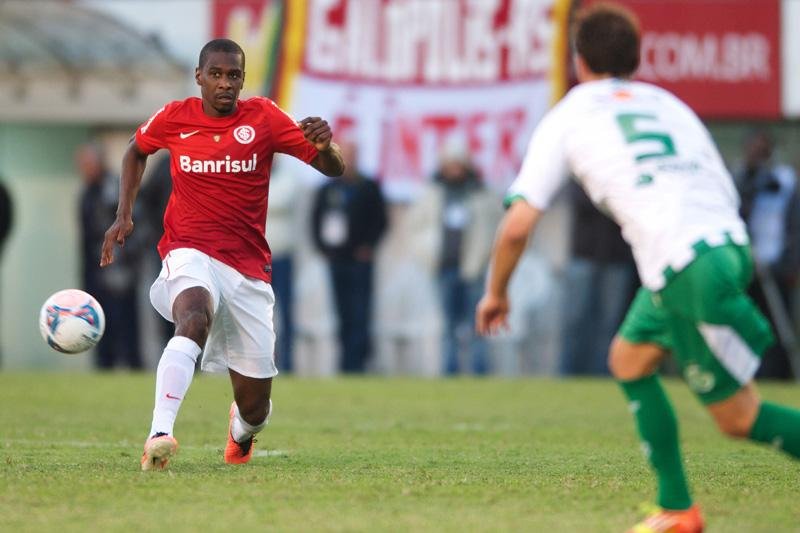  Inter tenta readequa&ccedil;&atilde;o salarial para manter Juan	