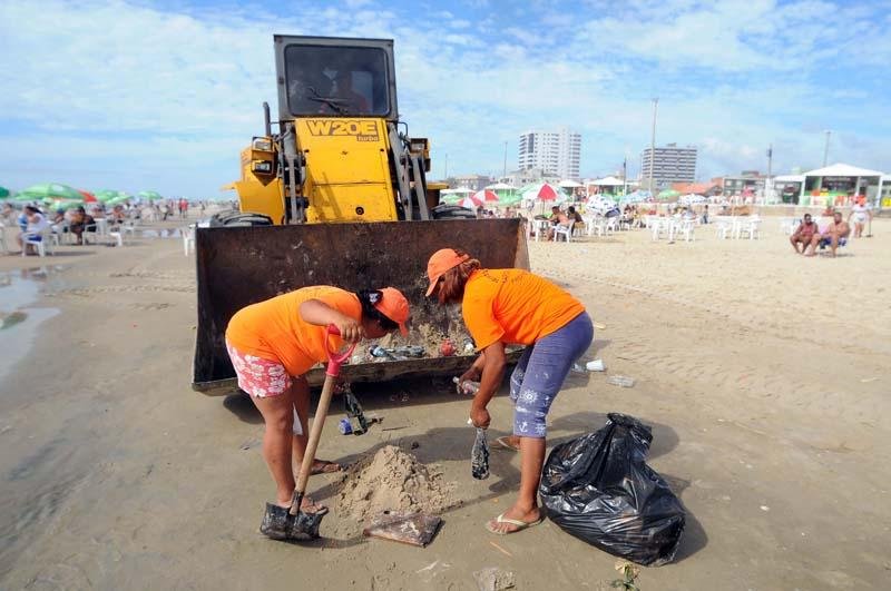Prefeitura providenciou limpeza da orla