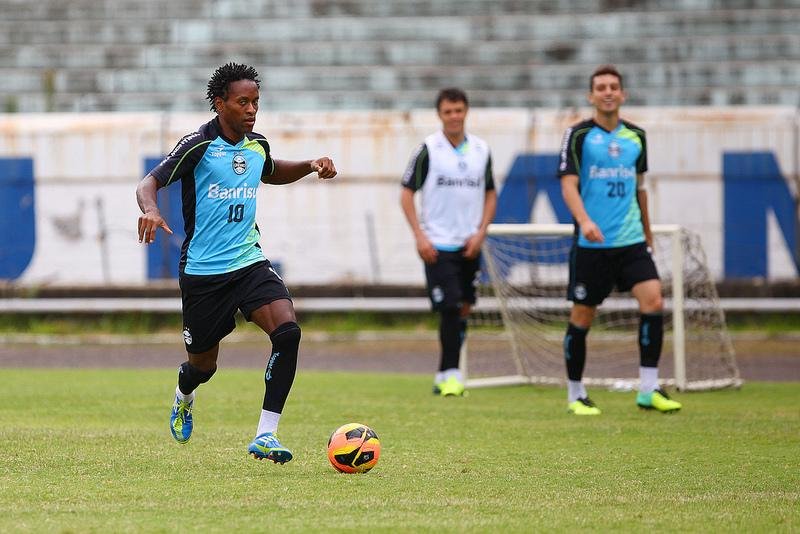 Meia pode deixar Gr&ecirc;mio antes do final de contrato