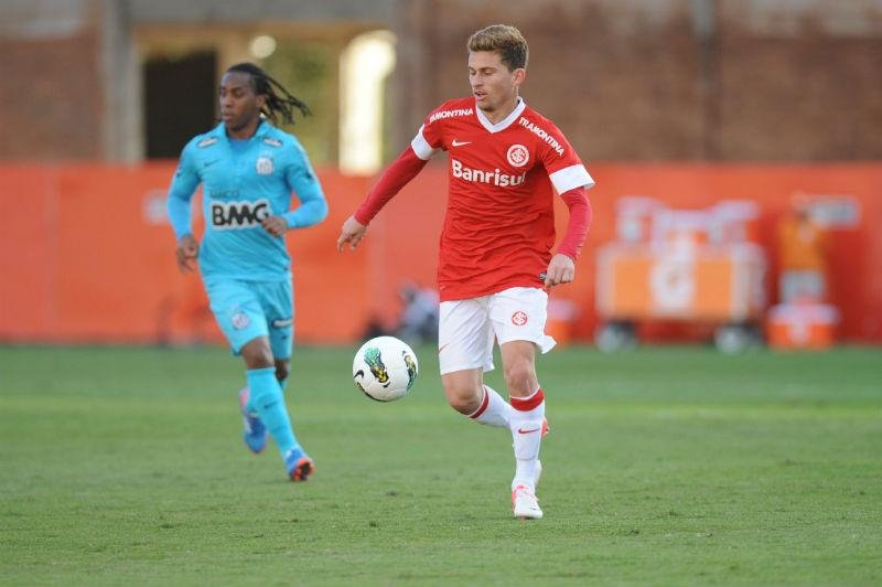 Meia de 23 anos chegou ao Inter em 2012