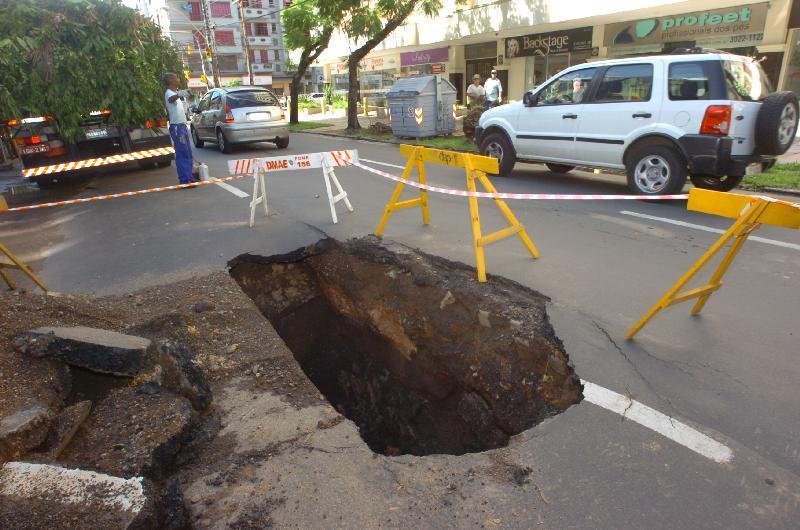 Trabalho vai avaliar a necessidade de novas interven&ccedil;&otilde;es corretivas da obra